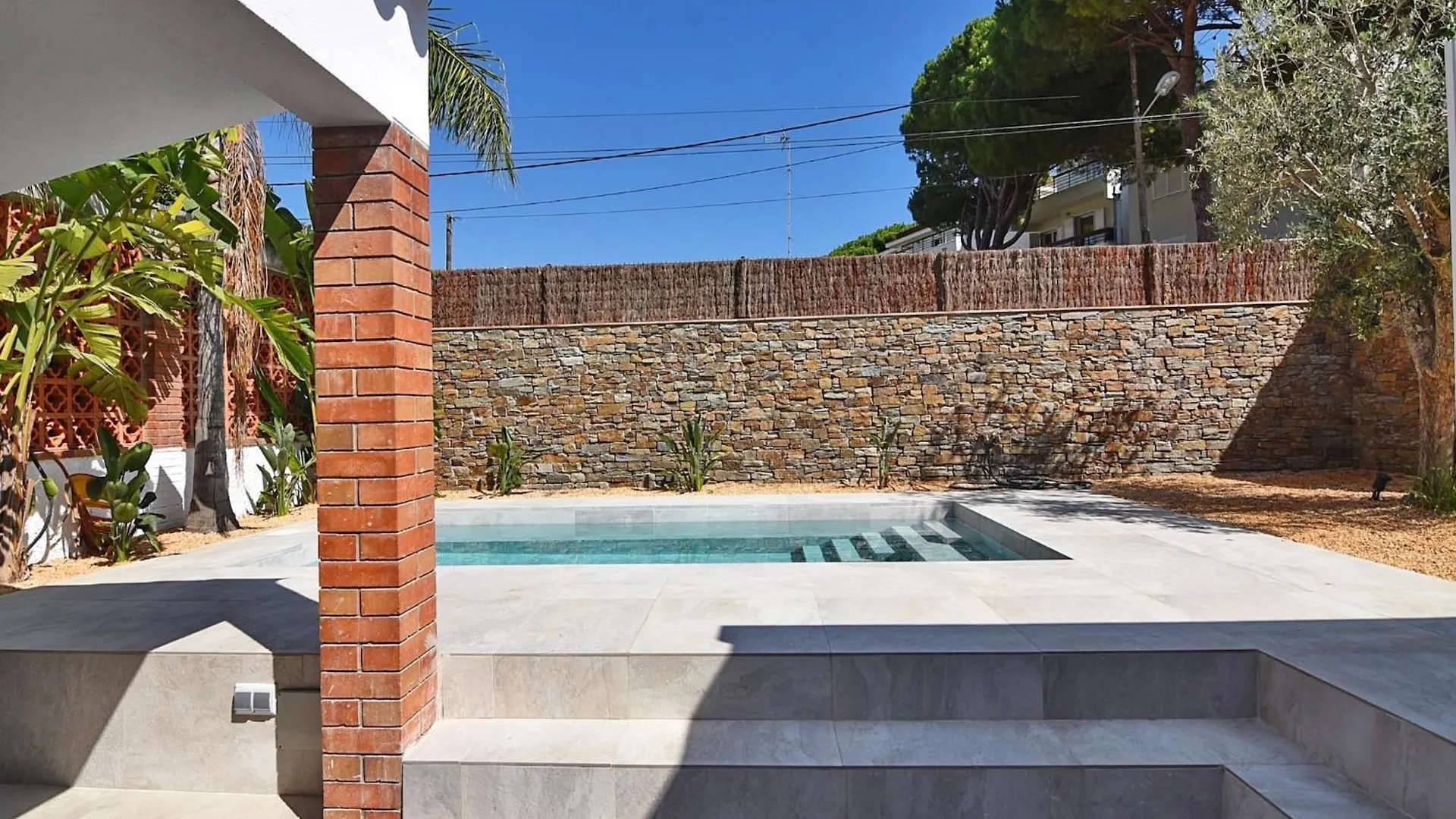 Villa For 4 Persons In Costa Brava L' Escala