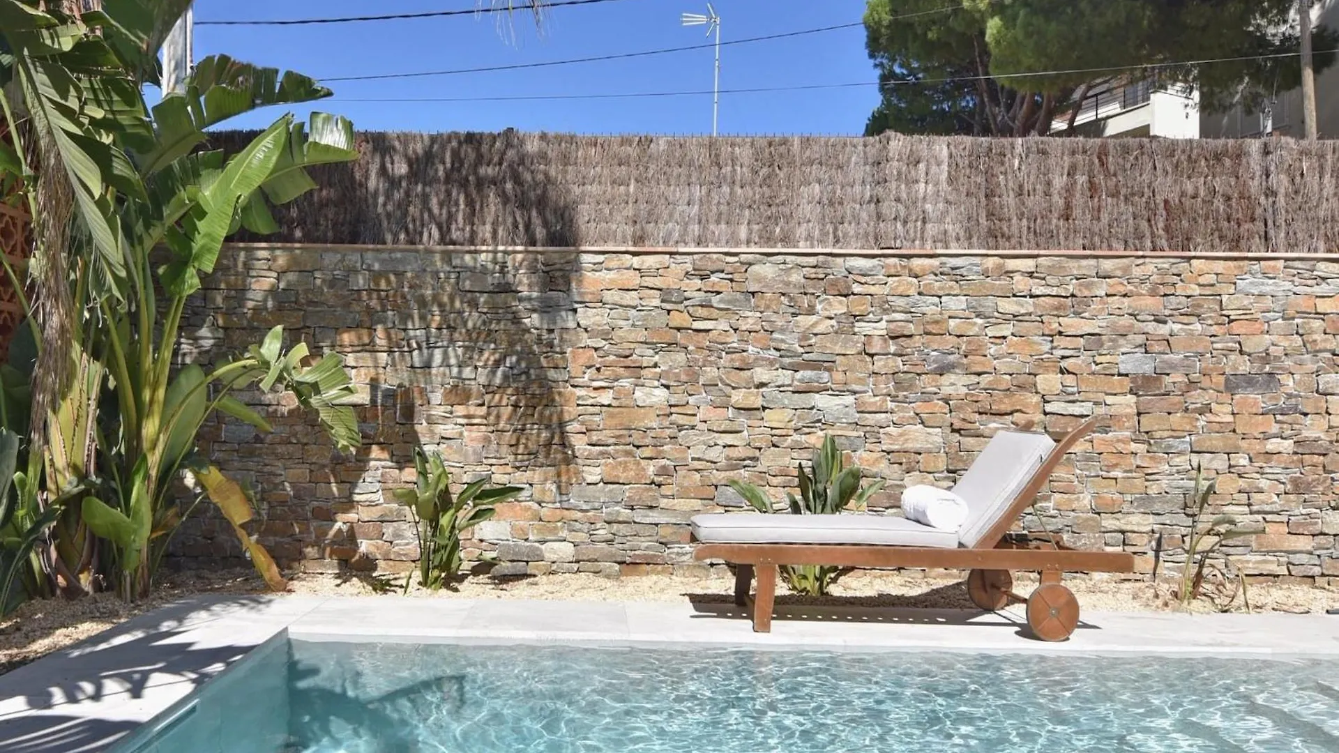 Villa For 4 Persons In Costa Brava L' Escala